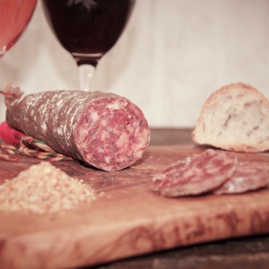 saucisson-au-piment-despelette